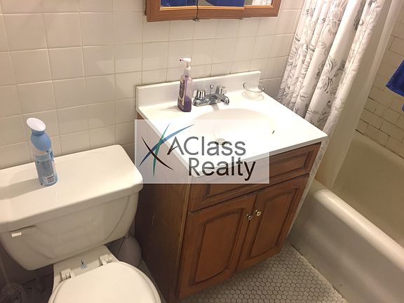4th image of 2506 18th St #1B