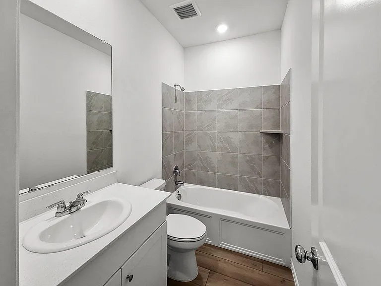 1100 Flameleaf Dr — Photo 14