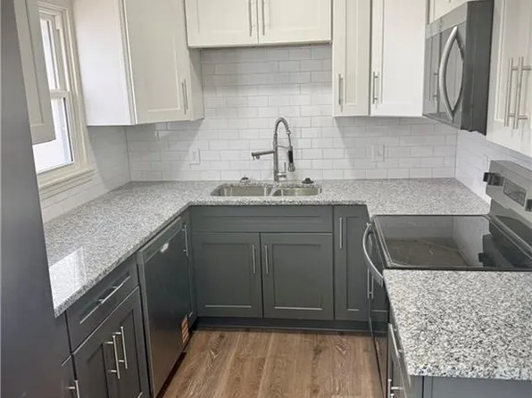 3105 Porter Rd, Independence, MO 64055