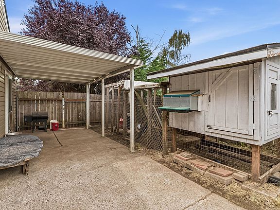 4th image of 7001 NE 101st Ave