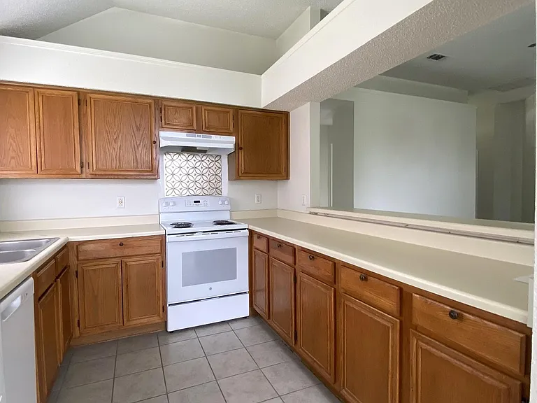 2707 Starling Dr — Photo 7