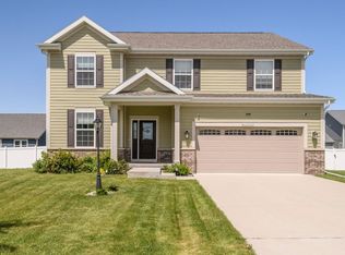 W242N5663 Simona Dr, Sussex, WI 53089