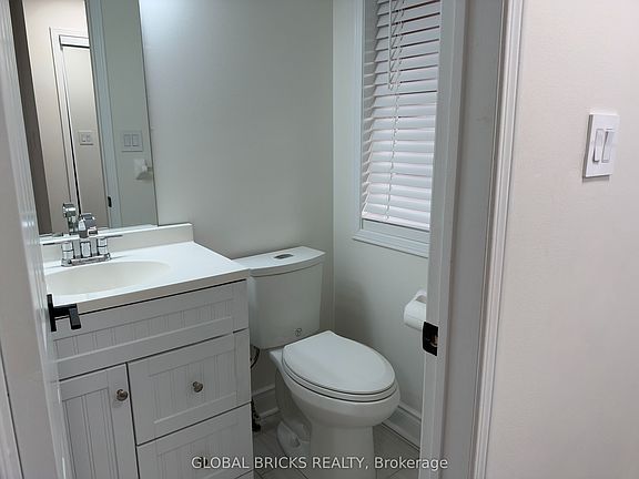 3rd image of 1049 Kennedy Cir