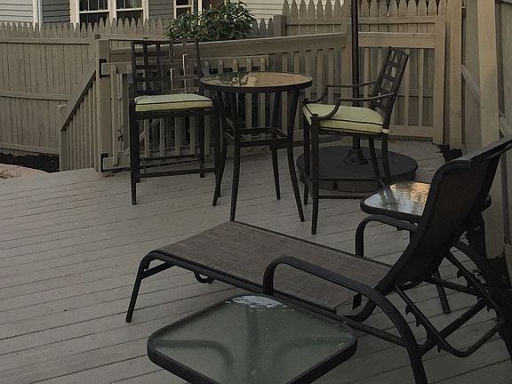 5th image of 1658 Carlisle Ln