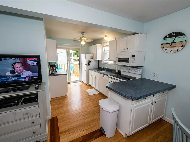 6 Weston St — Photo 4