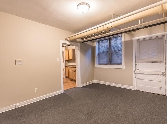 4th image of 7044 N Greenview Ave #G