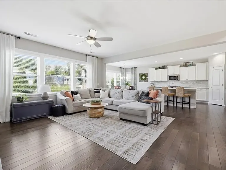 806 Blue Moon Ct — Photo 12