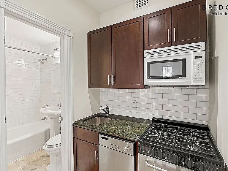 228 E 84th St #3C — Photo 4