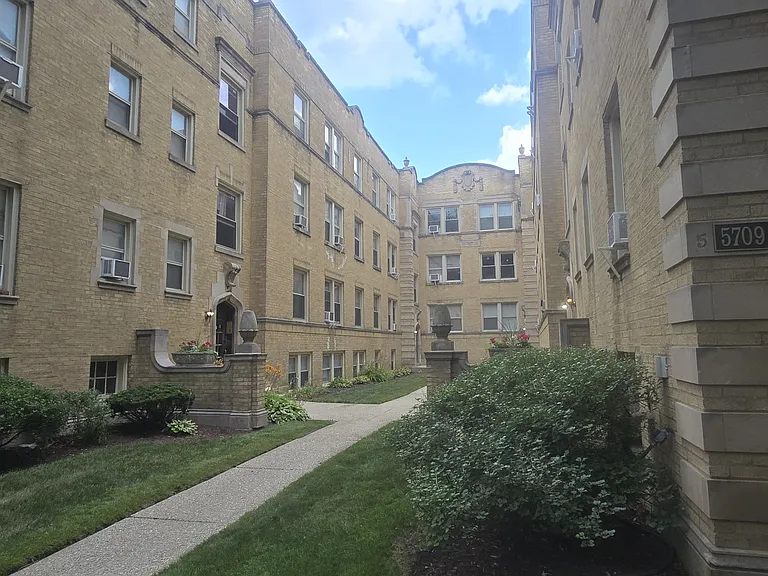 5713 N Magnolia Ave #G — Photo 1