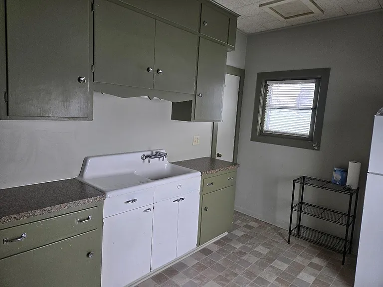 135 W Michigan Ave — Photo 6
