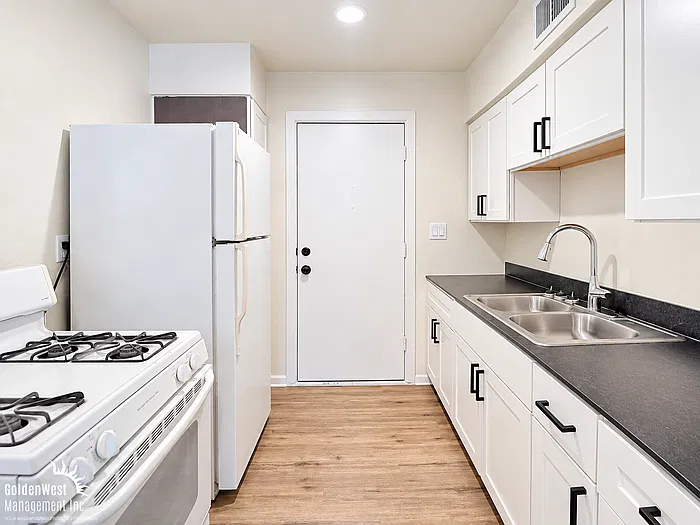 2 bed, 1.0 bath, 800 sqft, $1,200 — Photo 4