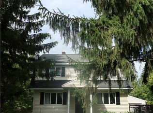 5128 Armor Duells Rd, Orchard Park, NY 14127