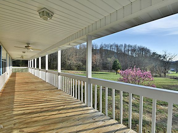 3rd image of 2737 Clabo Rd