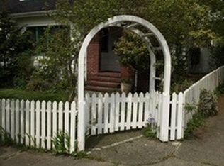 2416 N 75th St, Seattle, WA 98103