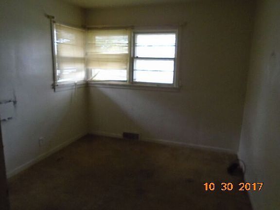 5th image of 1325 Price Ave