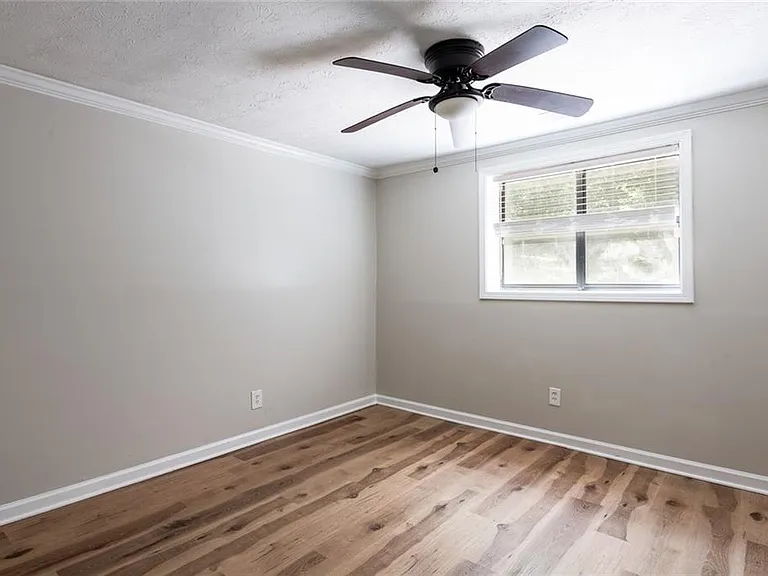 1947 Farris Dr — Photo 24