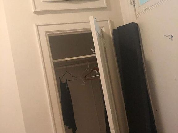 3rd image of 247 Montrose Ave APT 2R