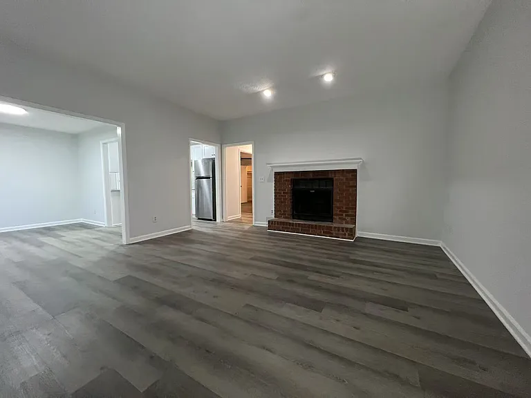 5020 Leeshire Trl — Photo 2