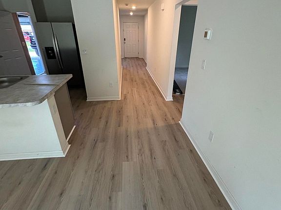 4th image of 31 Palm Leaf Ln