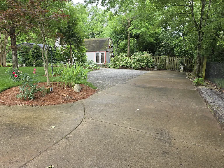 218 Colt Dr — Photo 22