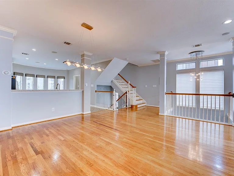 34 Waugh Dr #D — Photo 12
