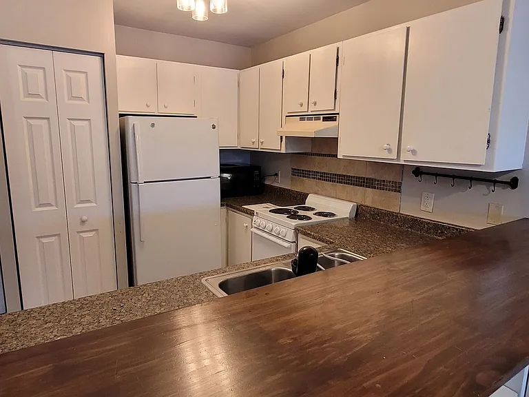 523 Meadowview Dr #D306 — Photo 6