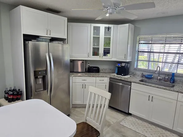 9595 Halyards Ct APT 11, Fort Myers, FL 33919