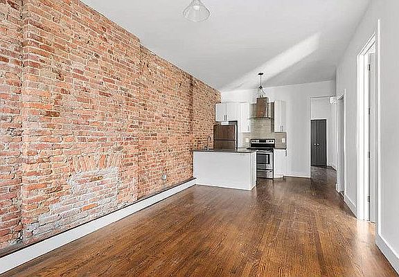 3rd image of 323 Stuyvesant Ave #2
