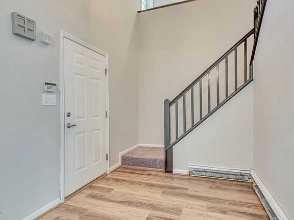 4th image of 208 Birchwood Dr