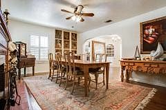 2nd image of 275 E Oakview Pl