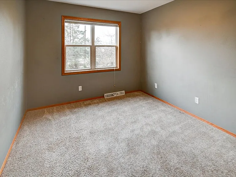 400 Muirfield Ct — Photo 42