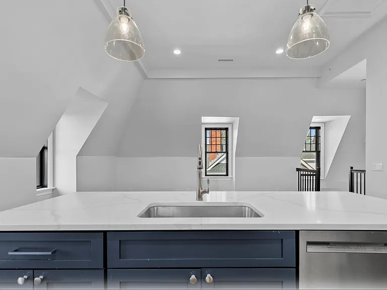 "Loft" - 2BR / 2BA @ 87 East Ave