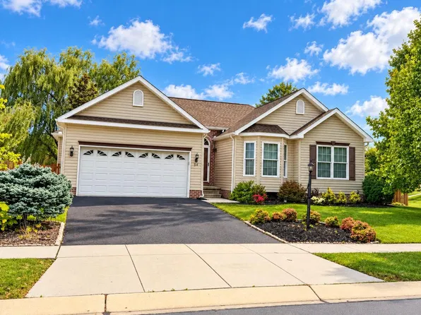 54 Steed Ln, Hanover, PA 17331