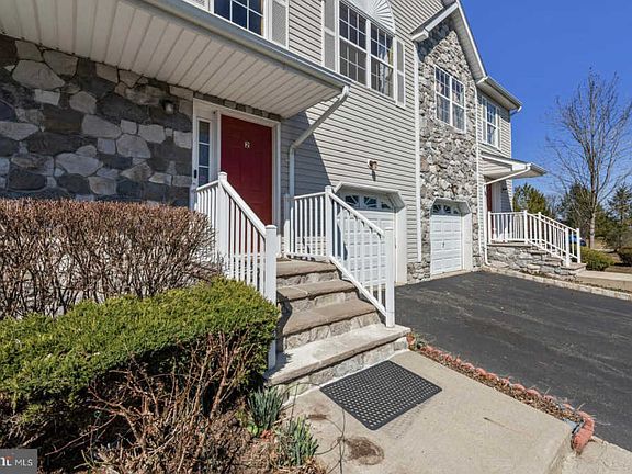 3rd image of 2 Dina Ln #2802