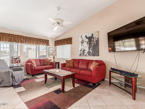 3rd image of 30384 N ROYAL OAK Way