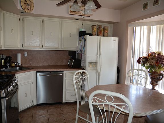 3rd image of 28 Cheryl Ave