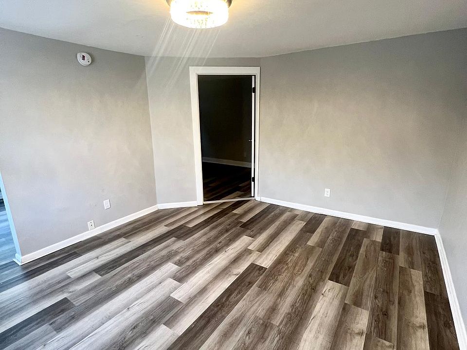 2nd image of 501 Maple Ave #3
