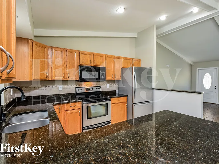 406 SE 10th Ave — Photo 7