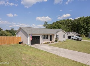 109 Lois Ct, Richlands, NC 28574