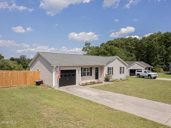 109 Lois Court, Richlands, NC 28574