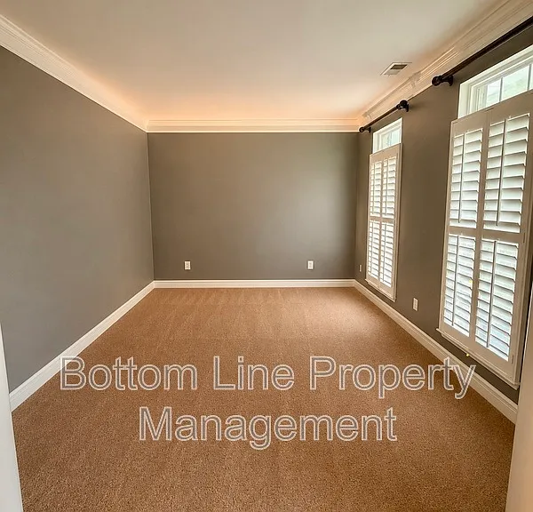8045 Talcott Dr — Photo 22