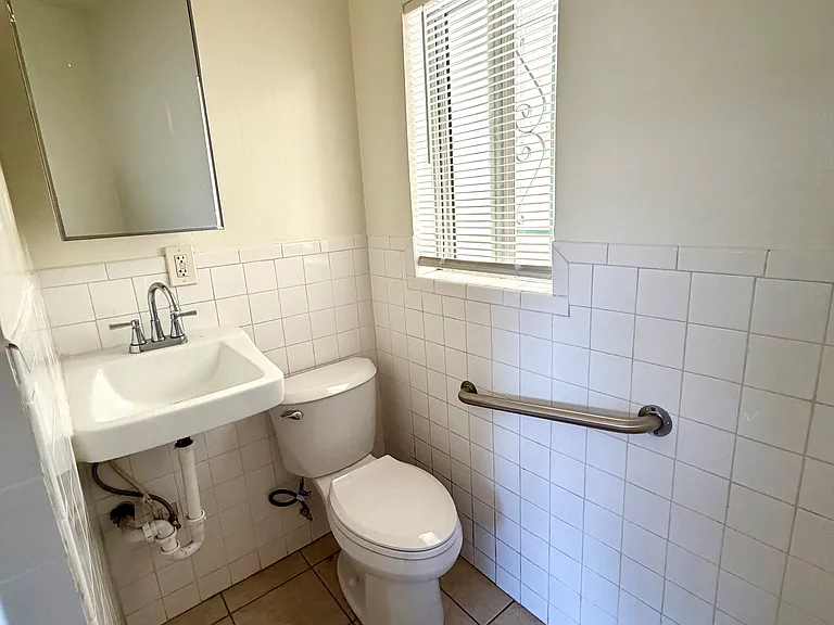 133 W 66th St #2 — Photo 8