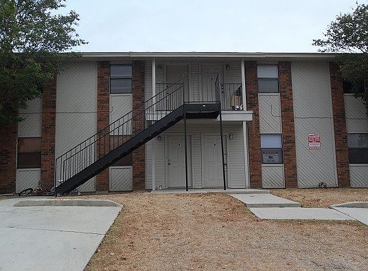 1st image of 301 North Dr