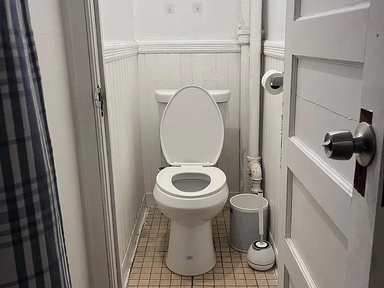 132 Chestnut St #5 — Photo 4