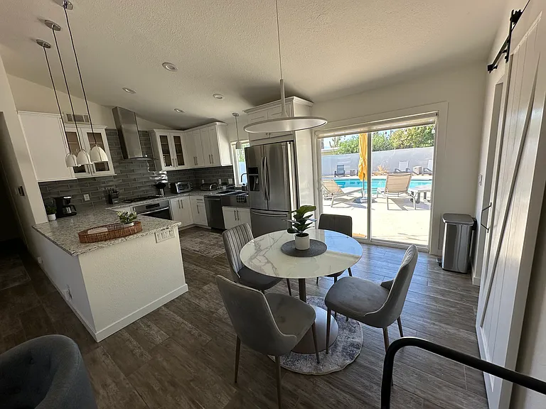 2897 E San Marino Rd — Photo 14
