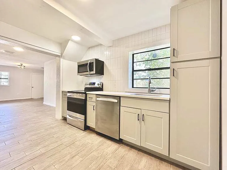 2928 W Elrod Ave — Photo 7