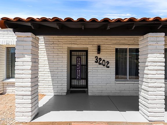 3rd image of 3202 W Speedway Blvd