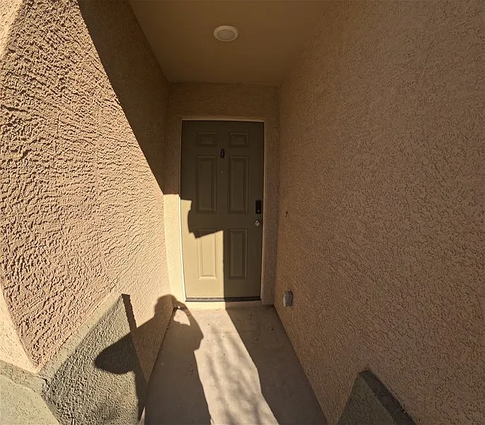 3 bed, 2.0 bath, 1472 sqft, $1,900 — Photo 3