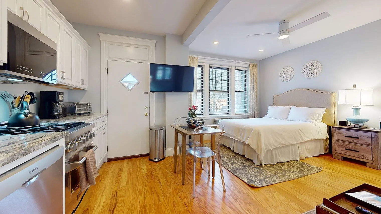 Studio, 1.0 bath, 344 sqft, $3,248 — Photo 2