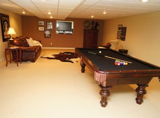 425 Arlington Dr, Batesville, IN 47006